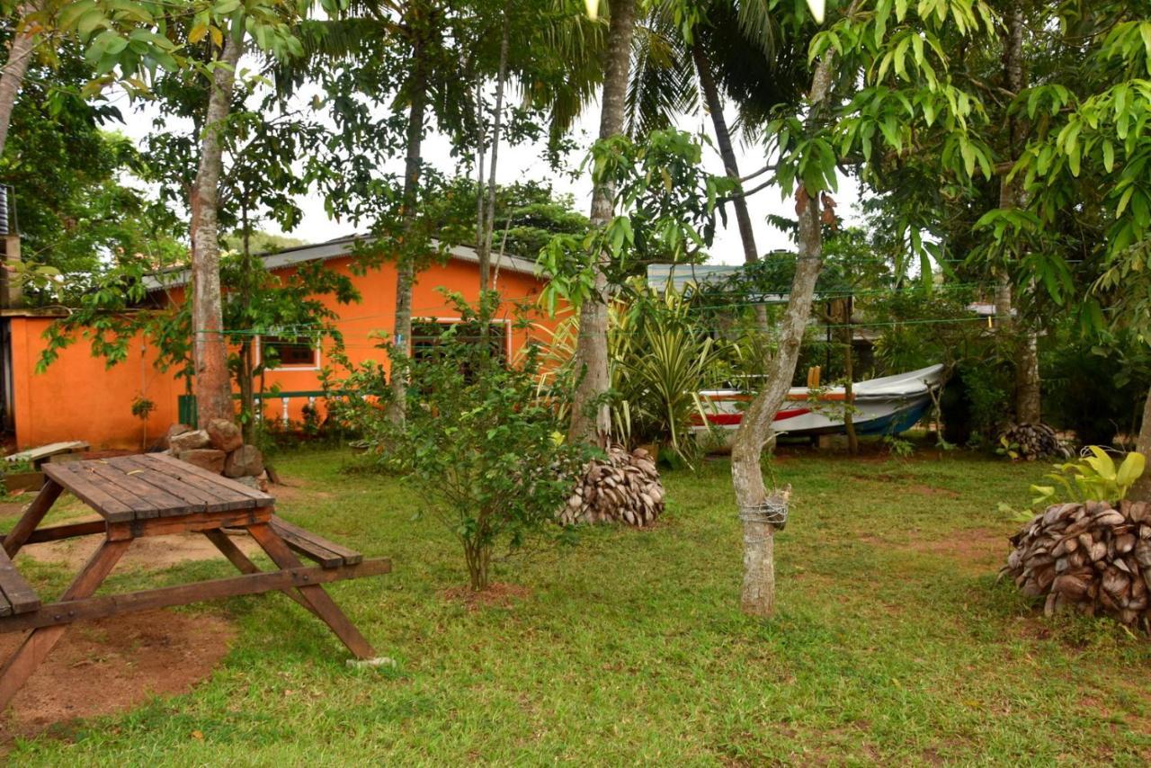 S P City Resort Anuradhapura Buitenkant foto