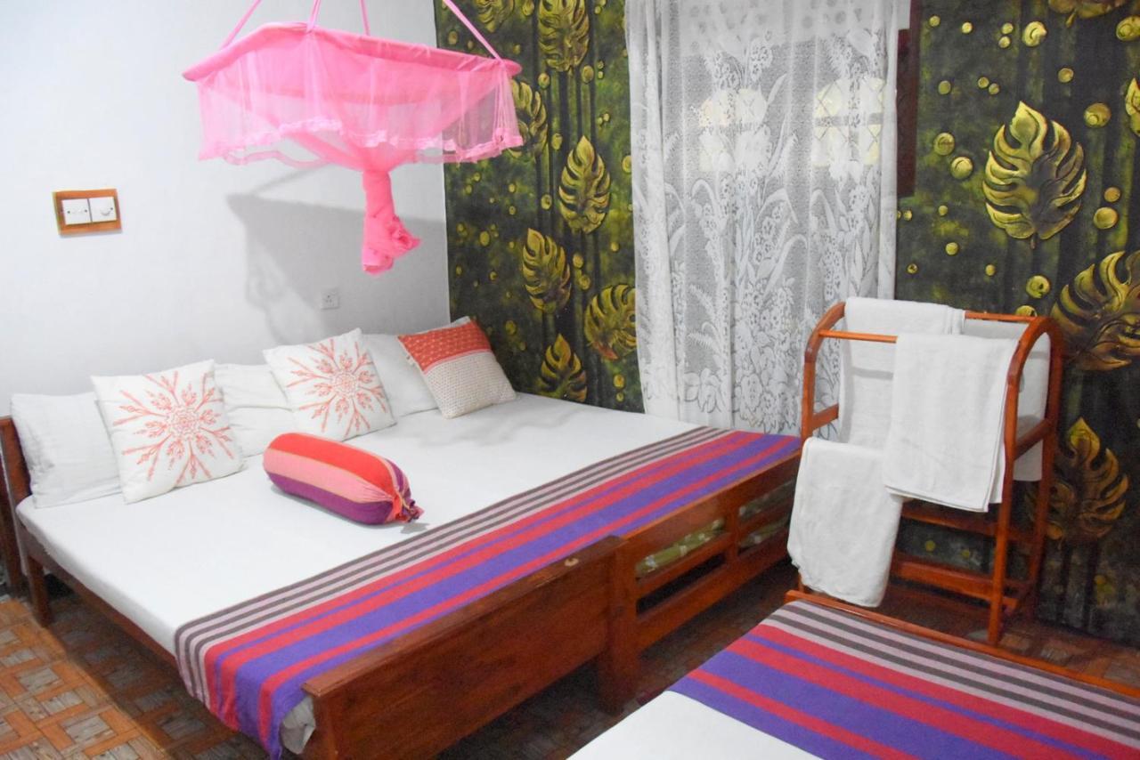 S P City Resort Anuradhapura Buitenkant foto