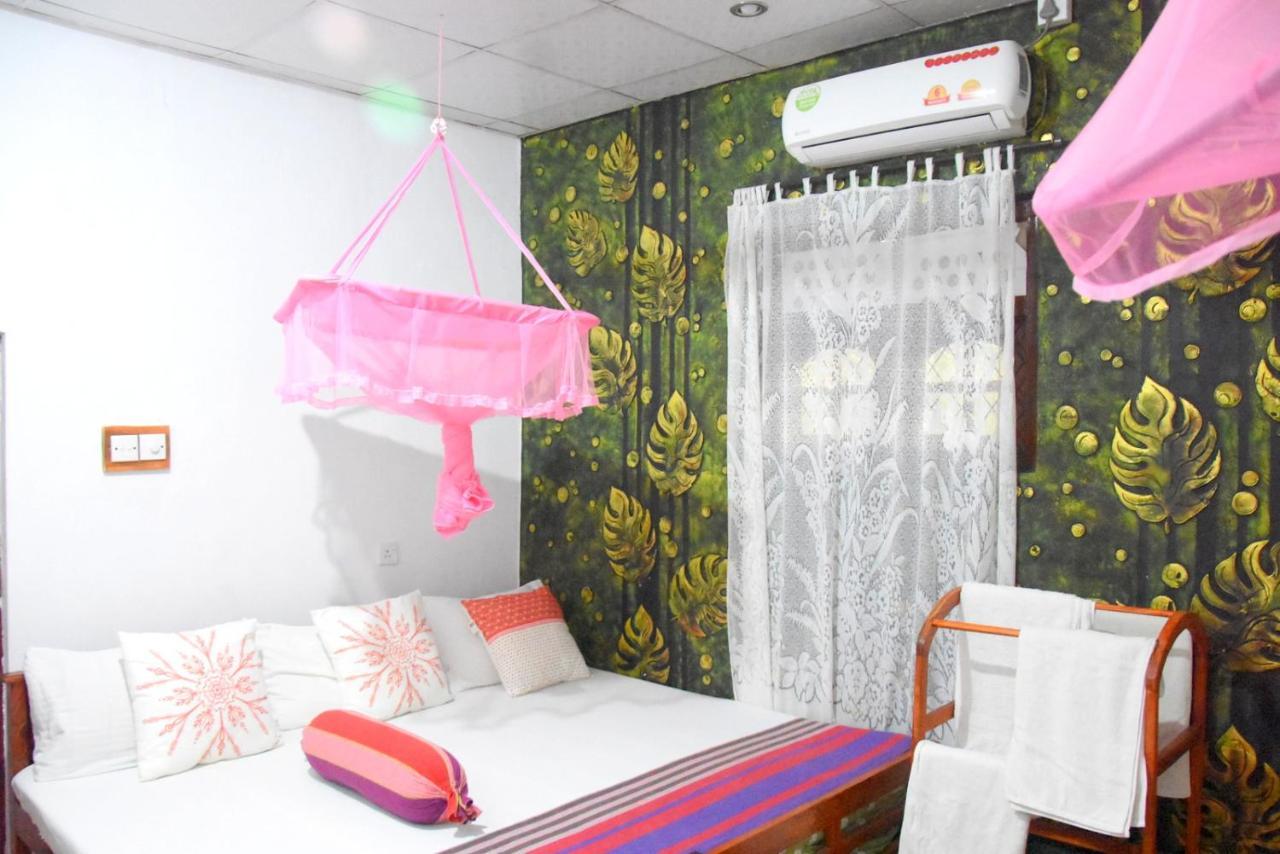 S P City Resort Anuradhapura Buitenkant foto