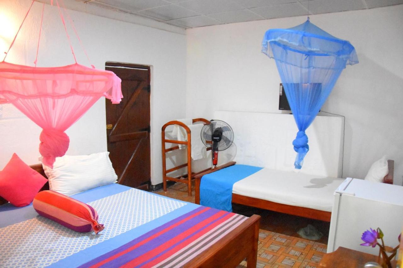 S P City Resort Anuradhapura Buitenkant foto