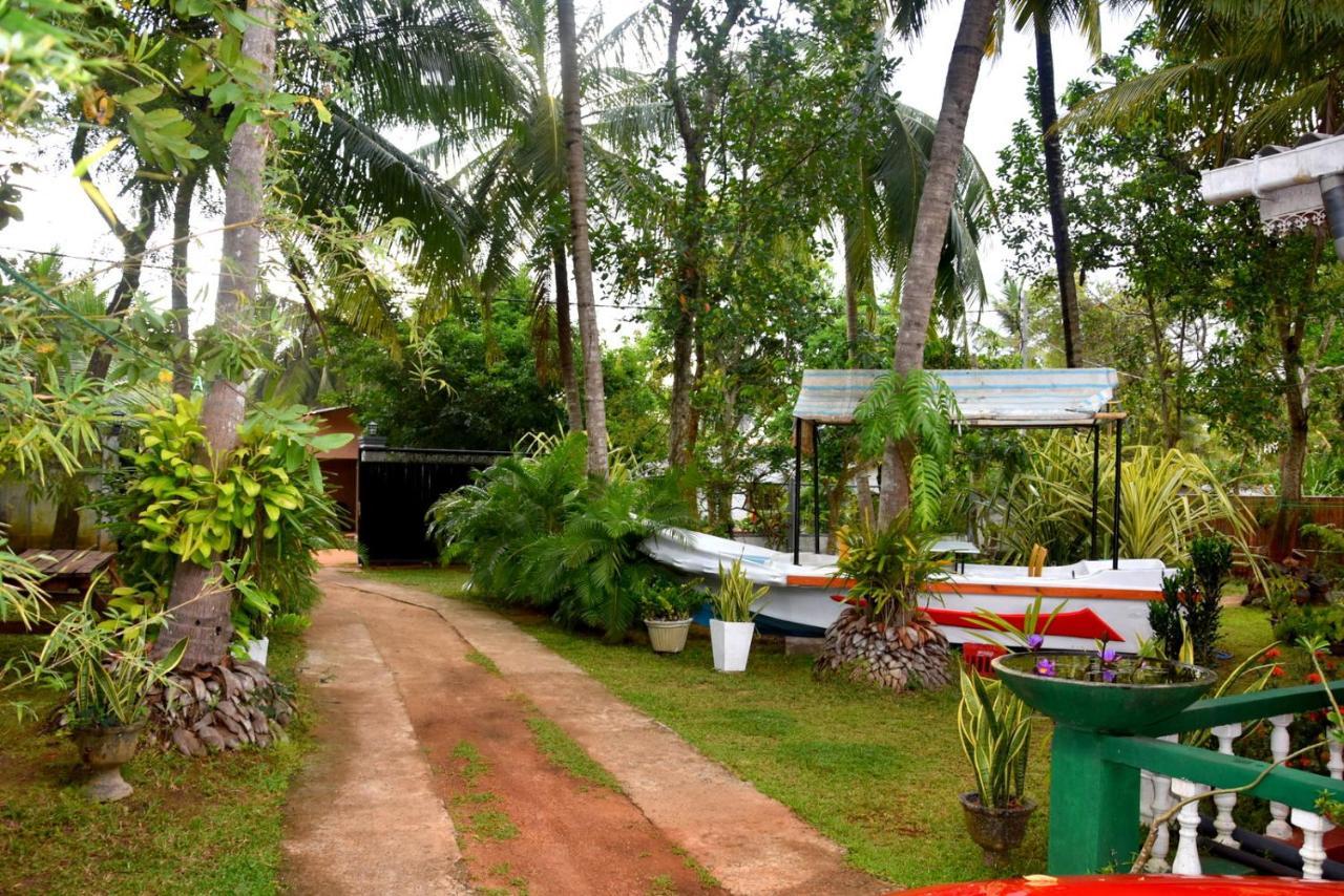 S P City Resort Anuradhapura Buitenkant foto