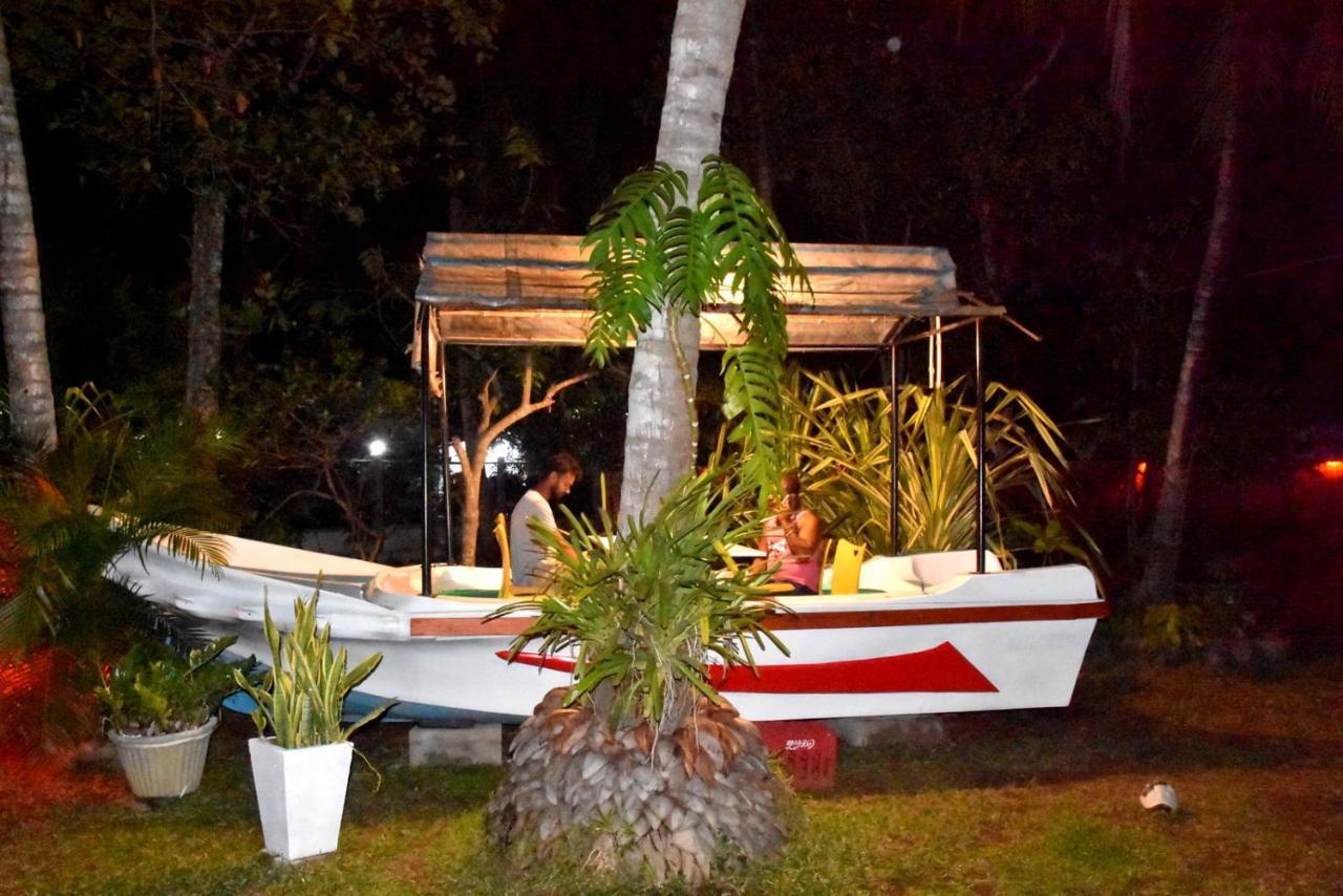 S P City Resort Anuradhapura Buitenkant foto
