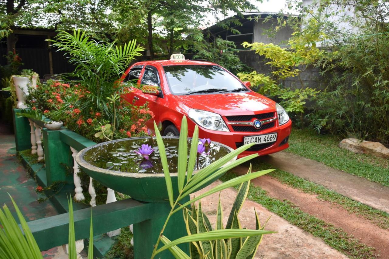 S P City Resort Anuradhapura Buitenkant foto