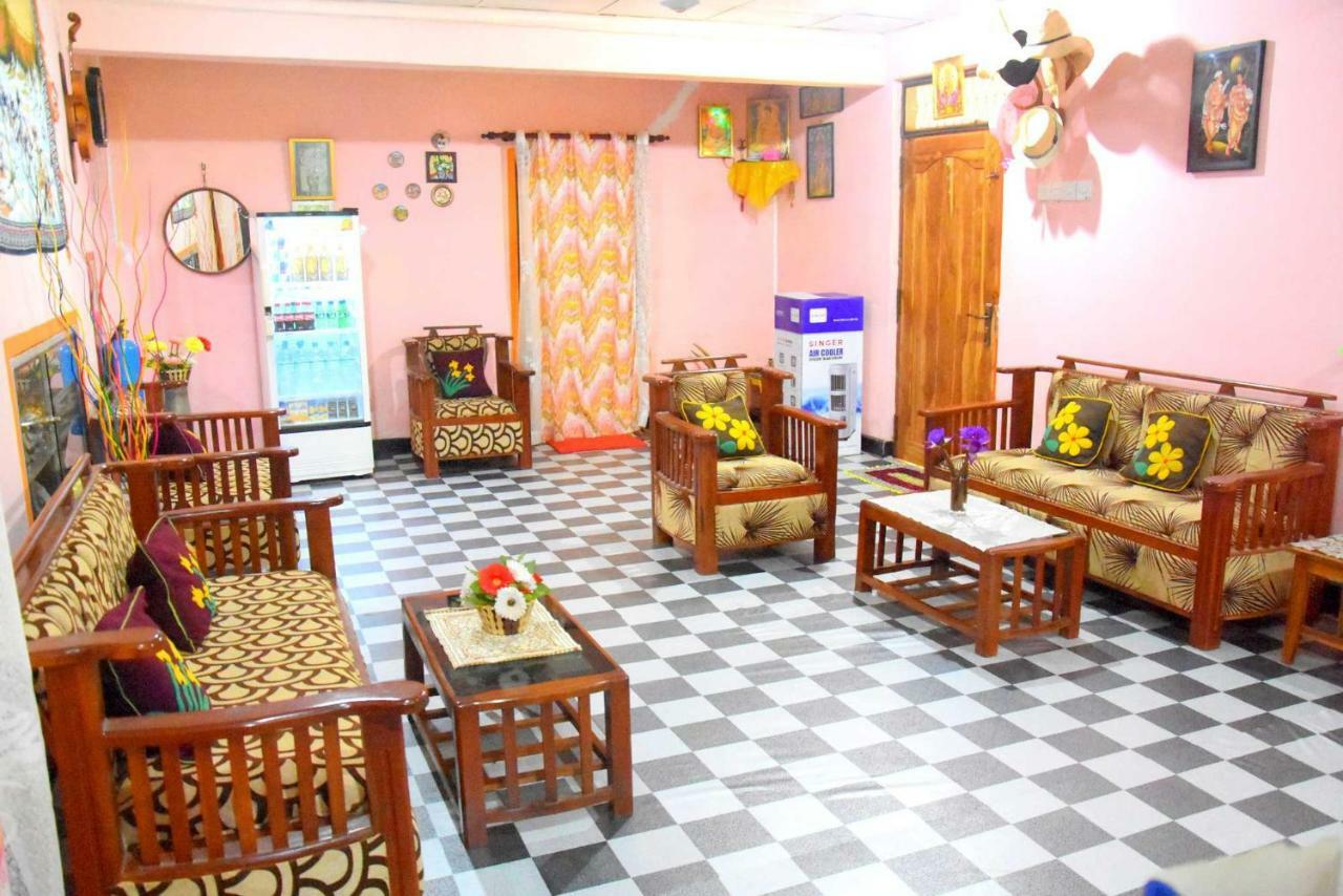 S P City Resort Anuradhapura Buitenkant foto