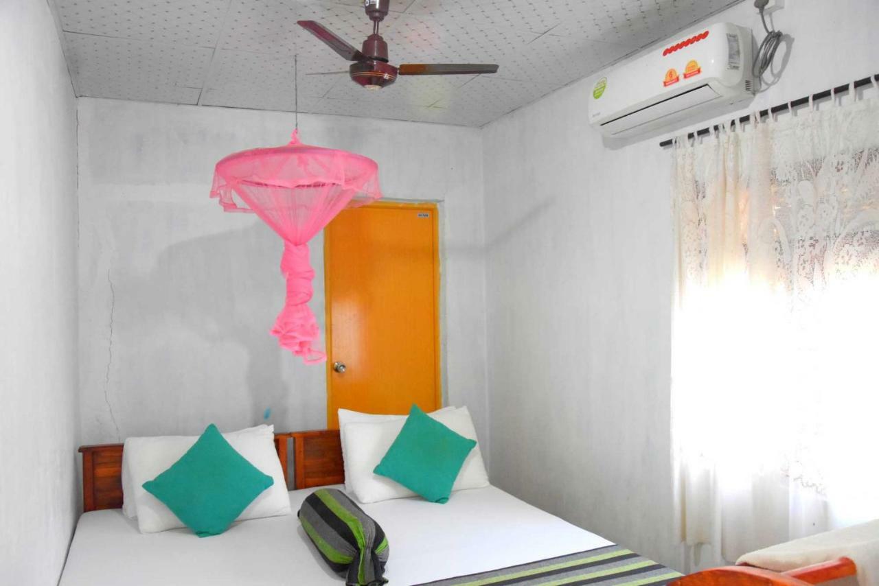 S P City Resort Anuradhapura Buitenkant foto