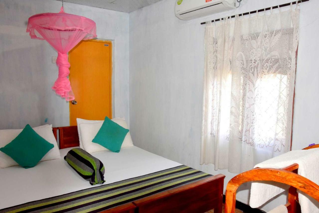 S P City Resort Anuradhapura Buitenkant foto